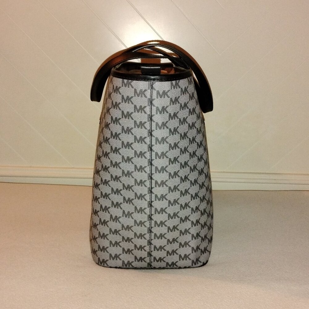 Michael Kors Emry Zip Top Tote - Large ,Black/Gray Monogram - Picture 3 of 14